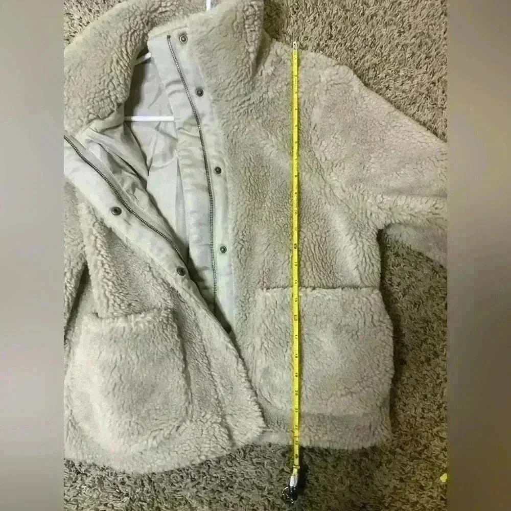 Old Navy Cozy Teddy Jacket - Picture 7 of 9